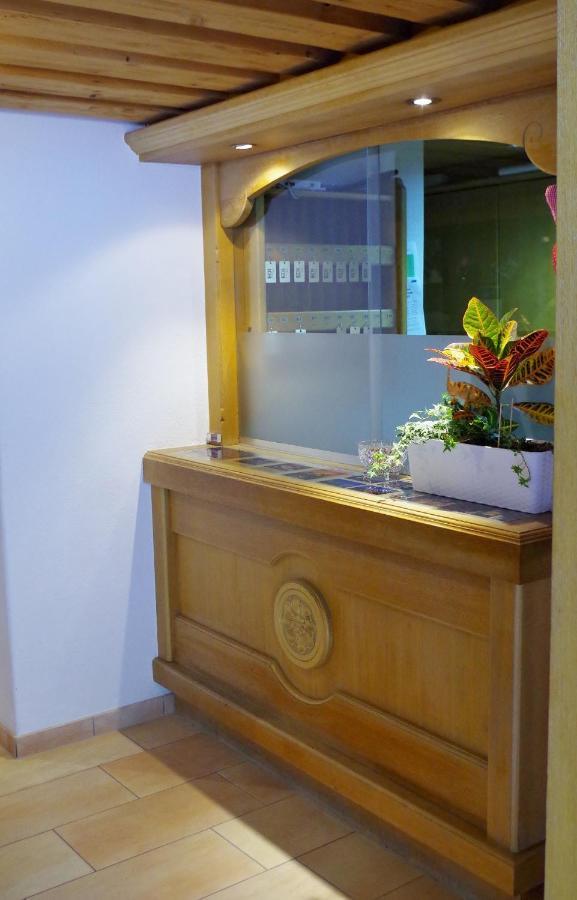 Hotel Edi ซัมเนาน์ ภายนอก รูปภาพ