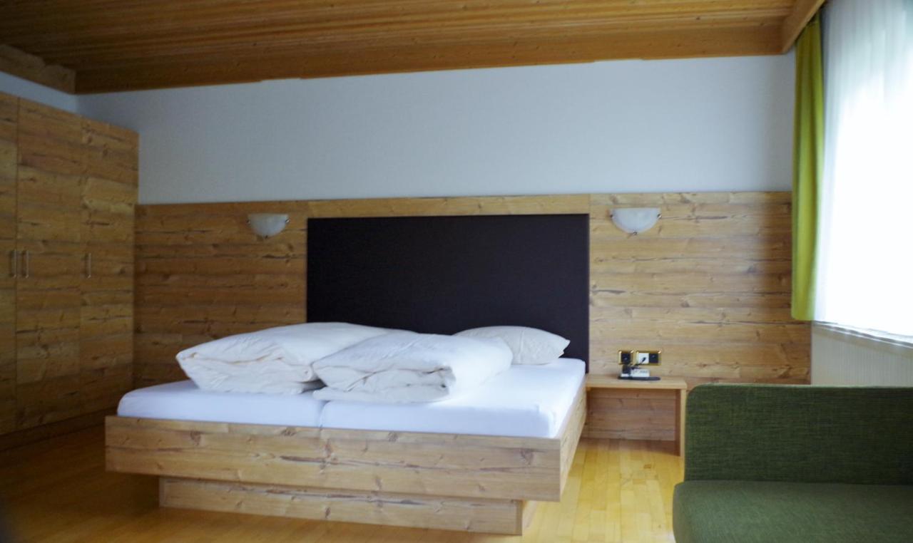 Hotel Edi ซัมเนาน์ ภายนอก รูปภาพ